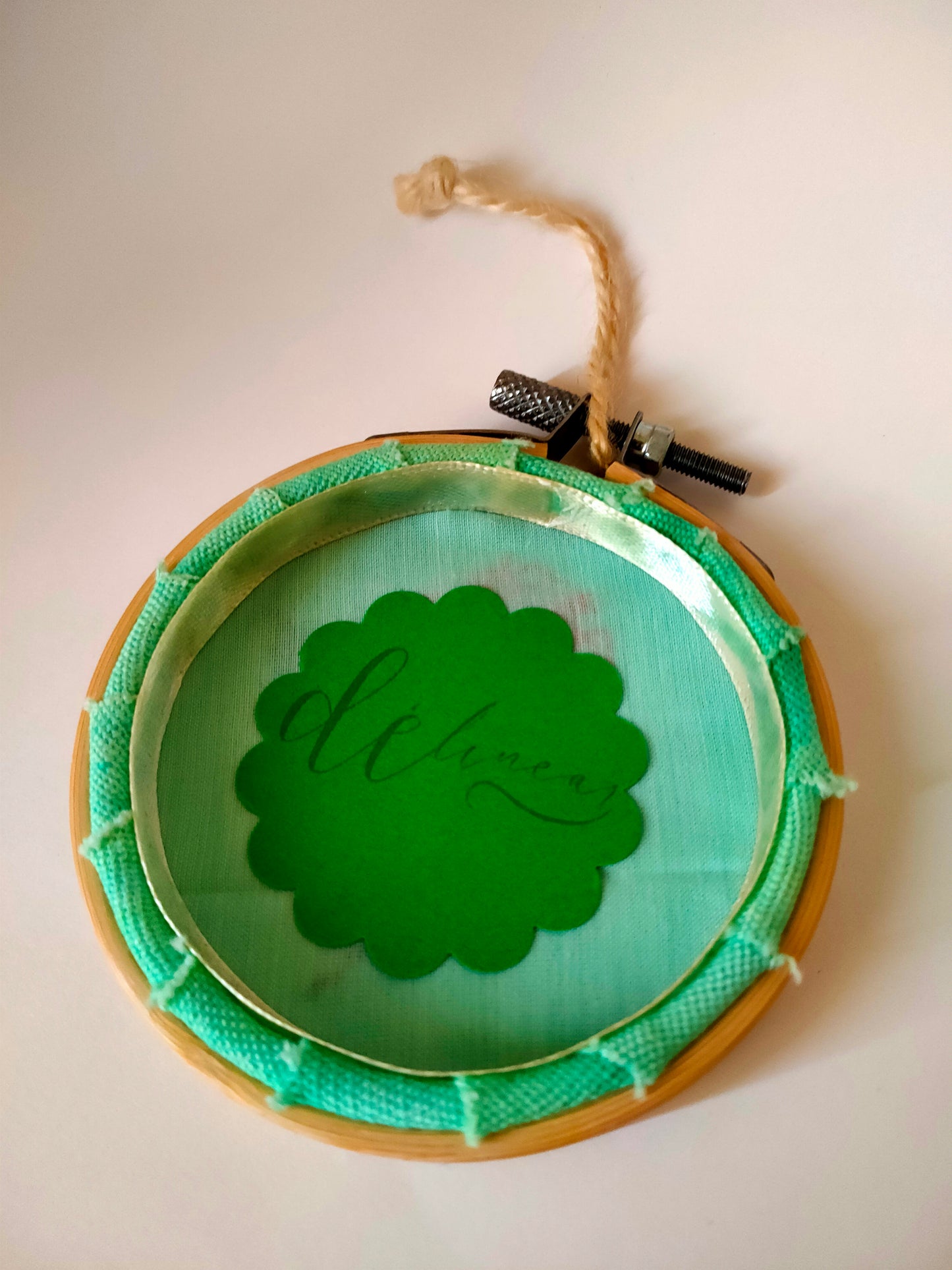 Bastidor Bordado Cravo – Tecido Tingido à Mão, 8cm