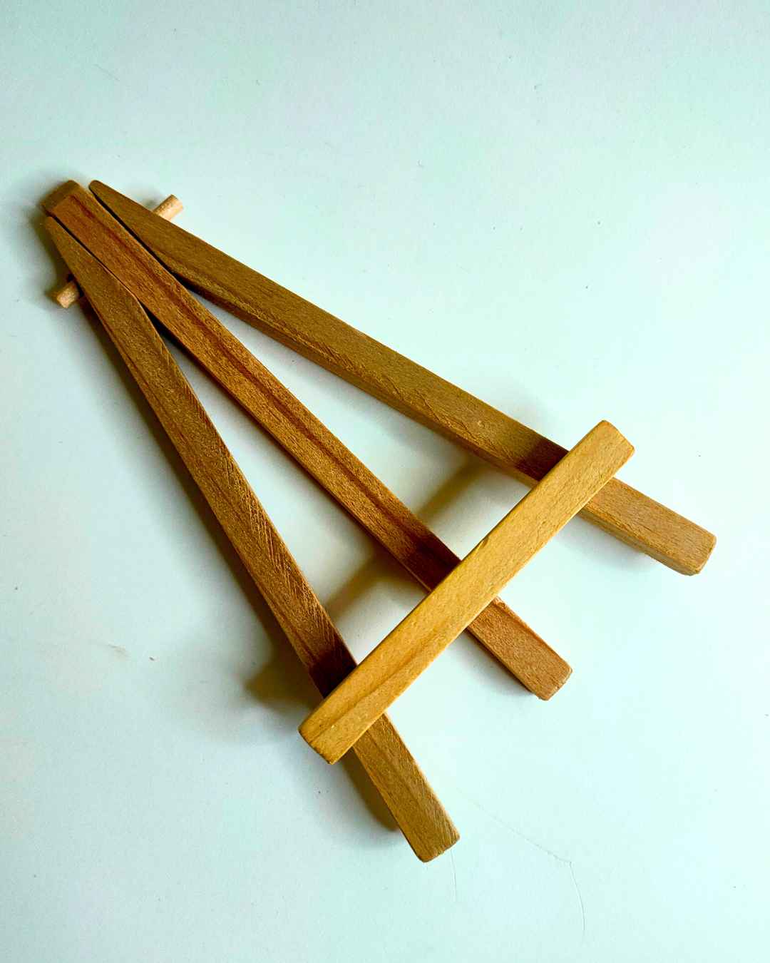 Mini cavalete de madeira