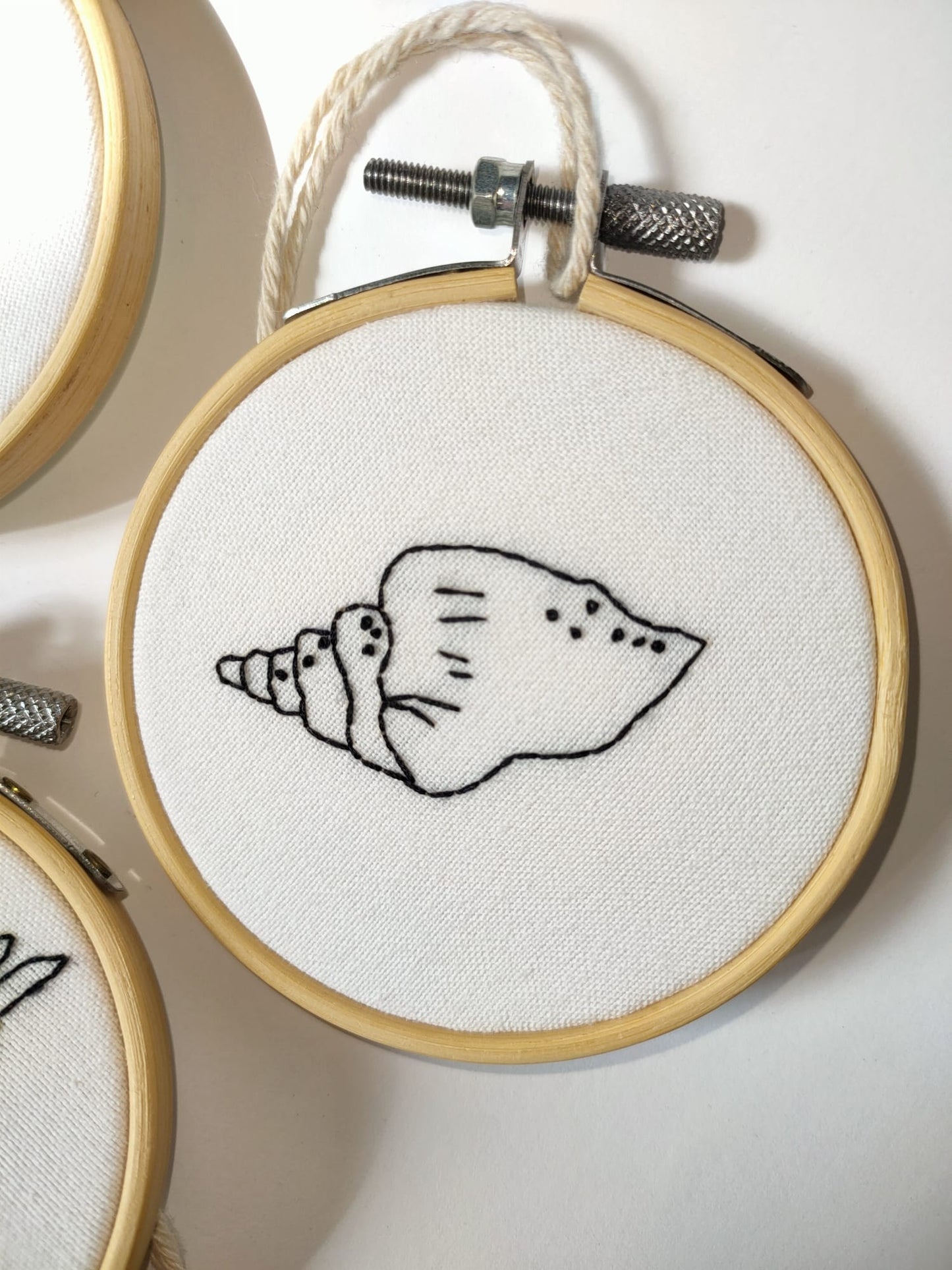 Bastidores bordados - desenhos Sónia Ribeiro