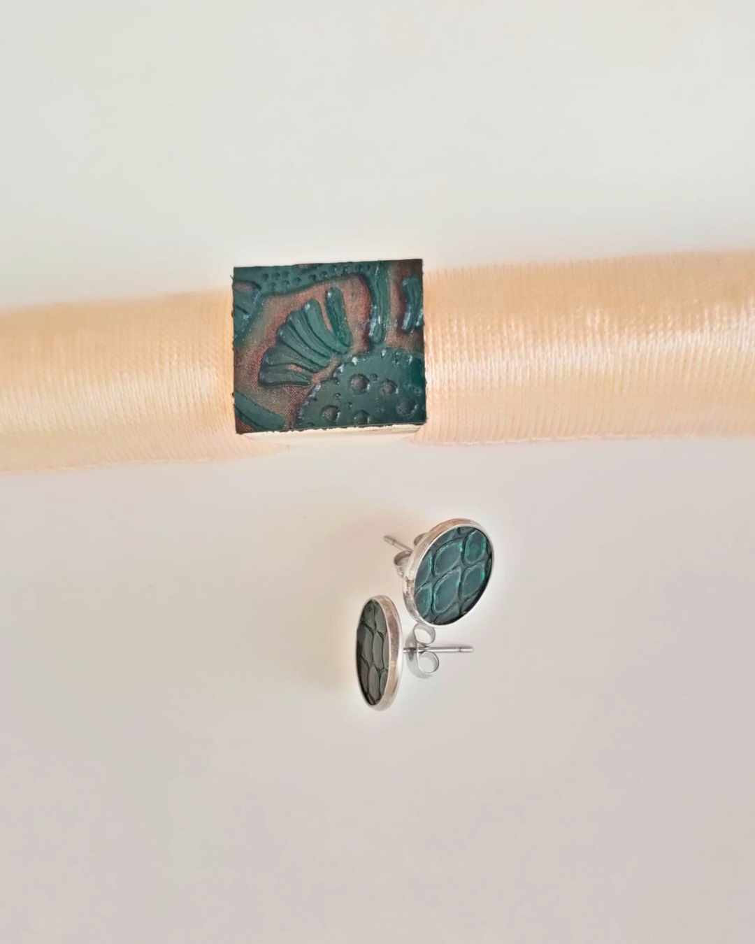 Conjunto Anel e Brincos de Couro