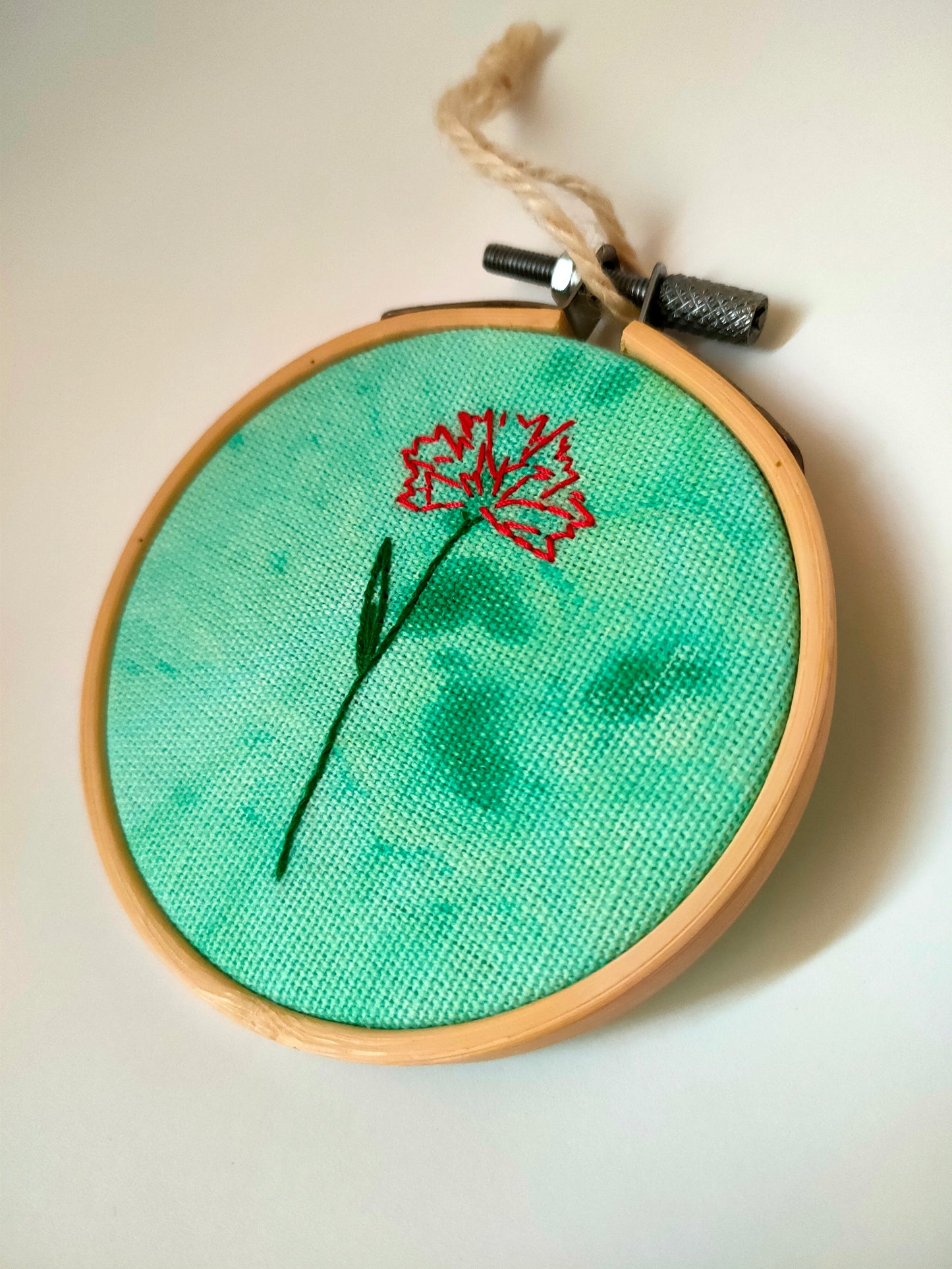 Bastidor Bordado Cravo – Tecido Tingido à Mão, 8cm