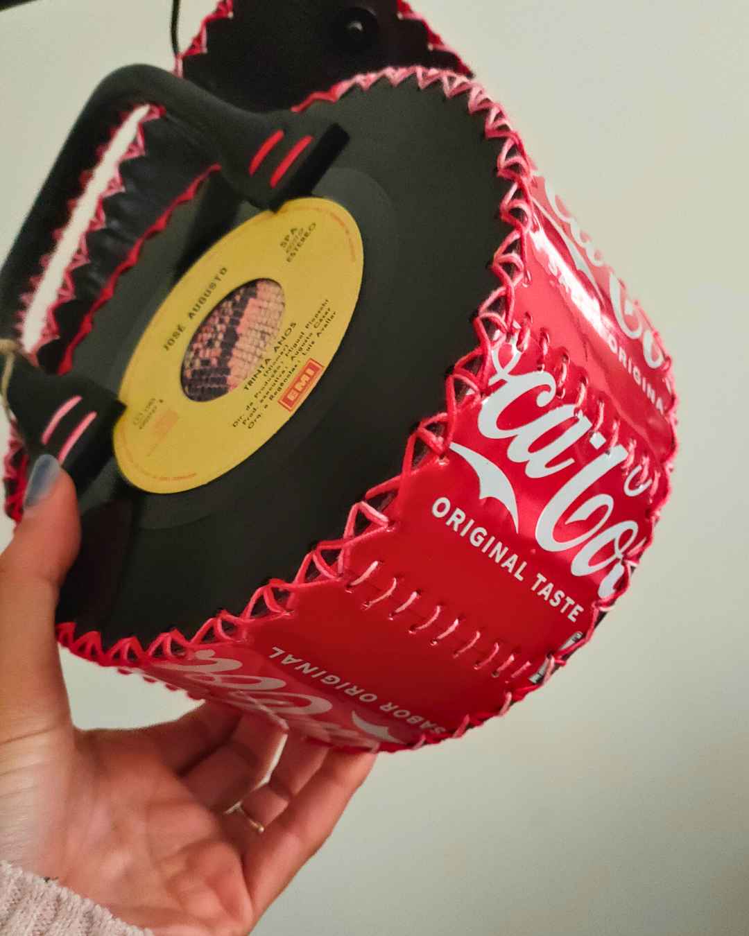 Mala Vinil 45 latas coca-cola