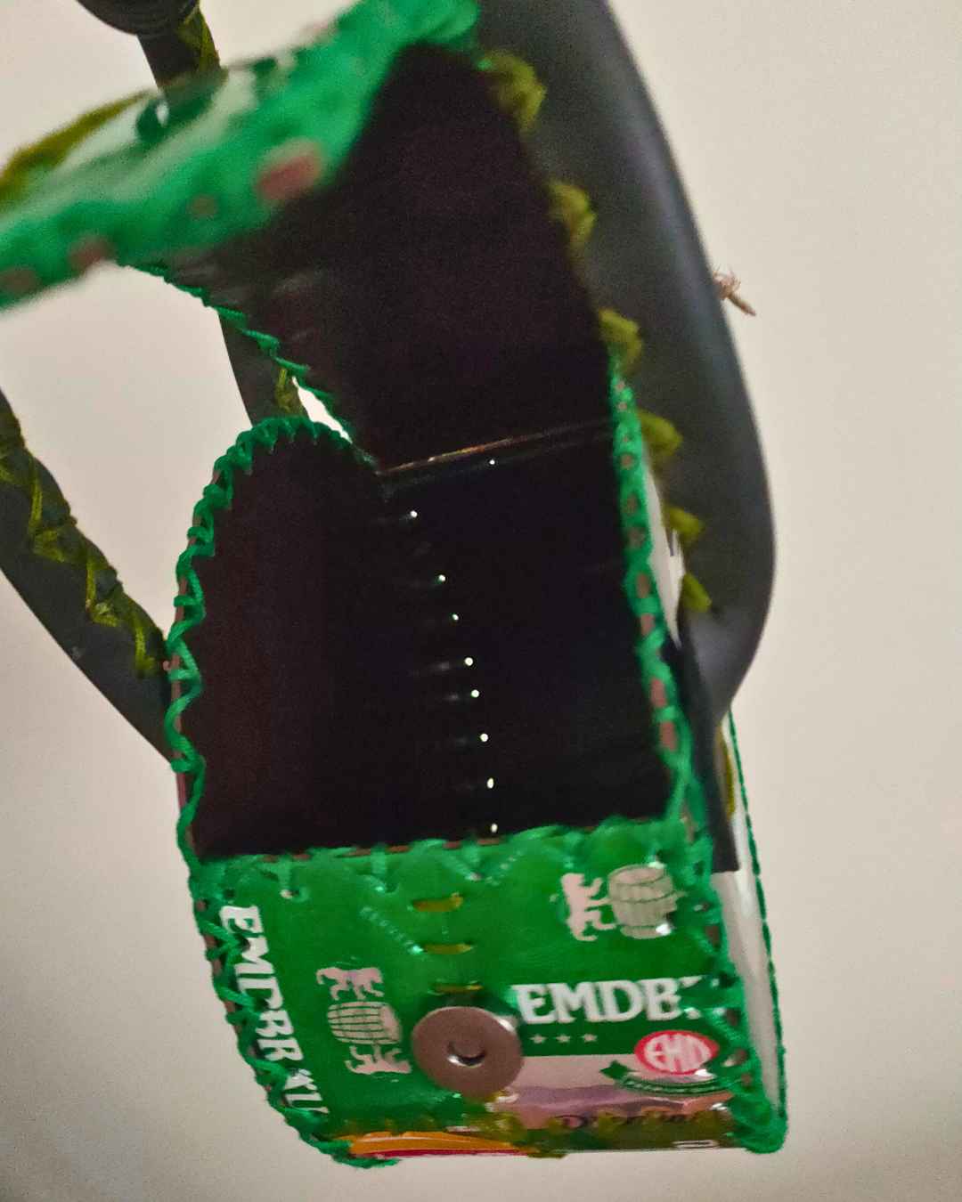 Mala Vinil 45 latas de cerveja e refrigerantes
